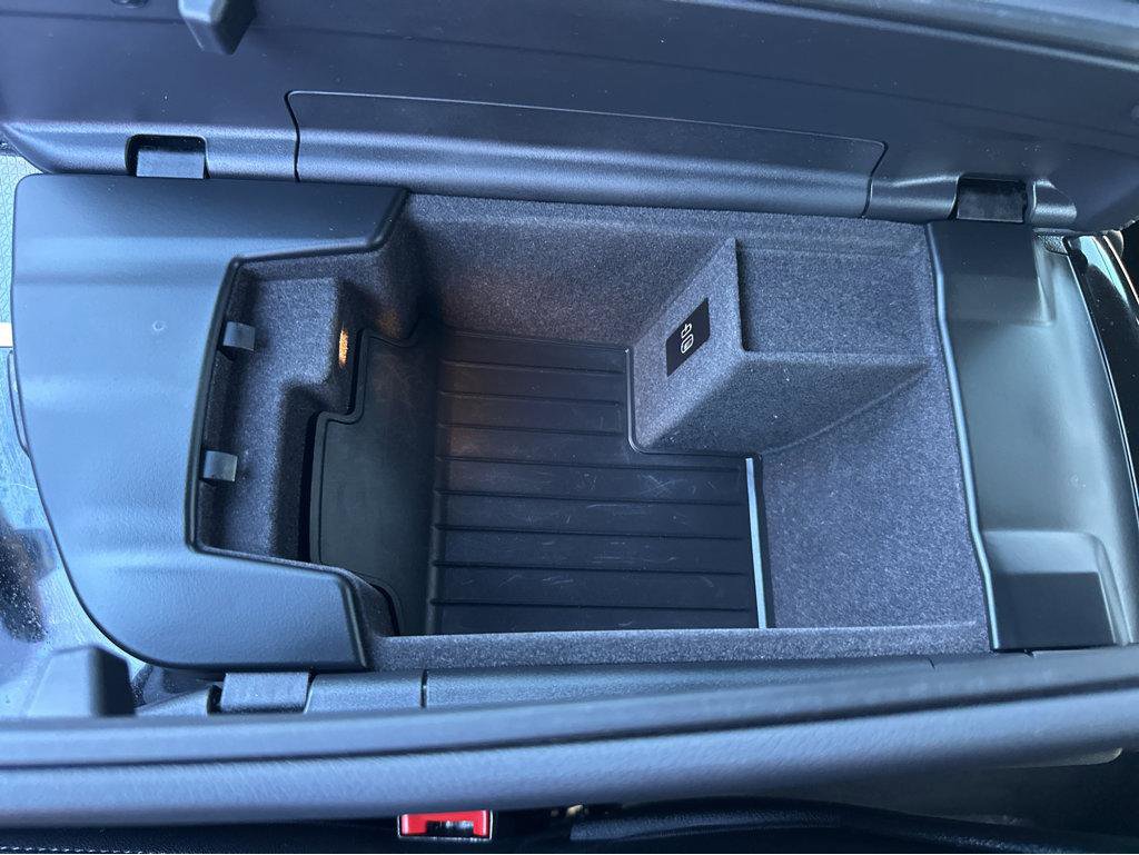 Used 2023 BMW 530e w/ M Sport Package image 30