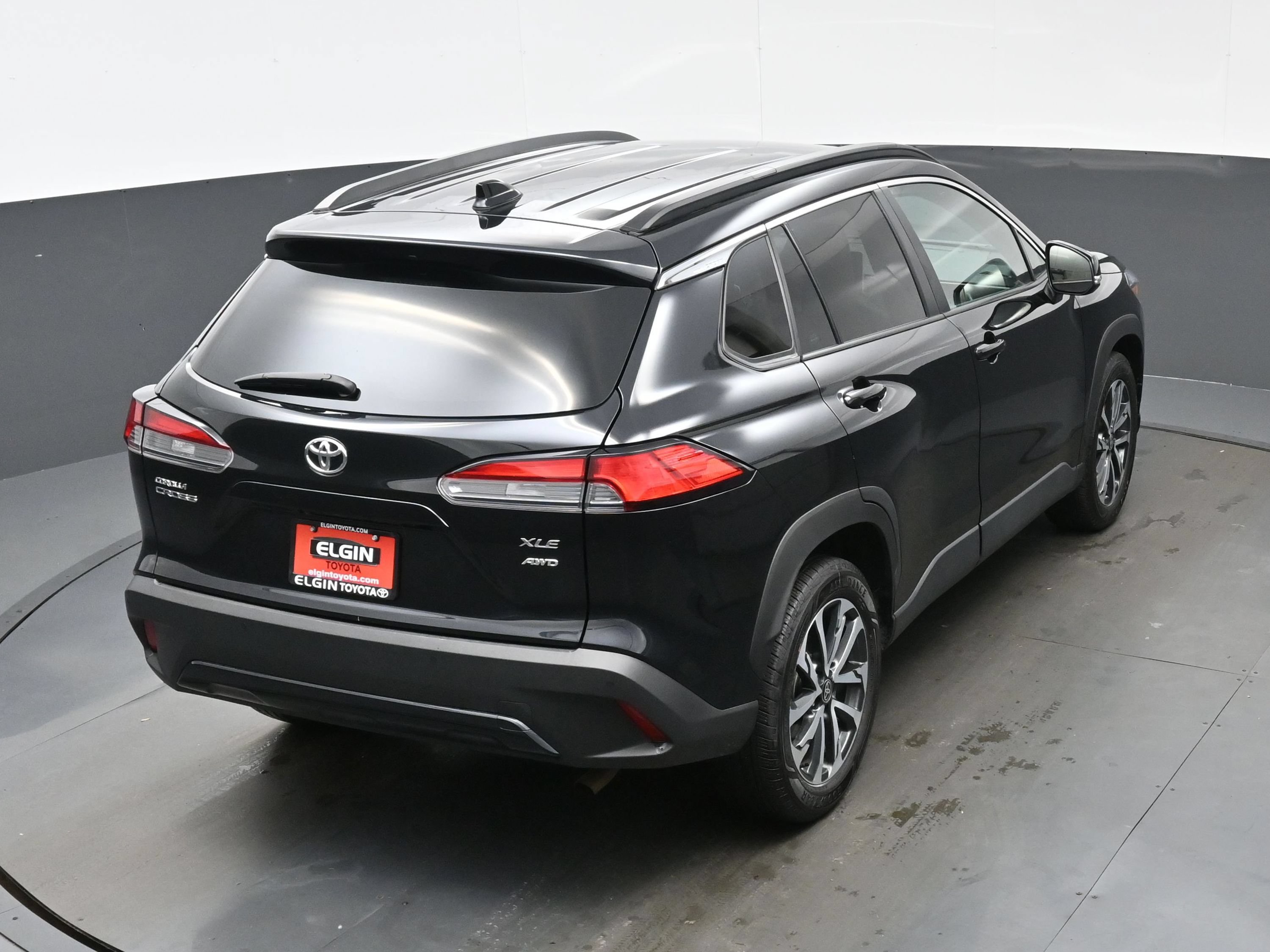 Used 2025 Toyota Corolla Cross XLE AWD/4WD image 40