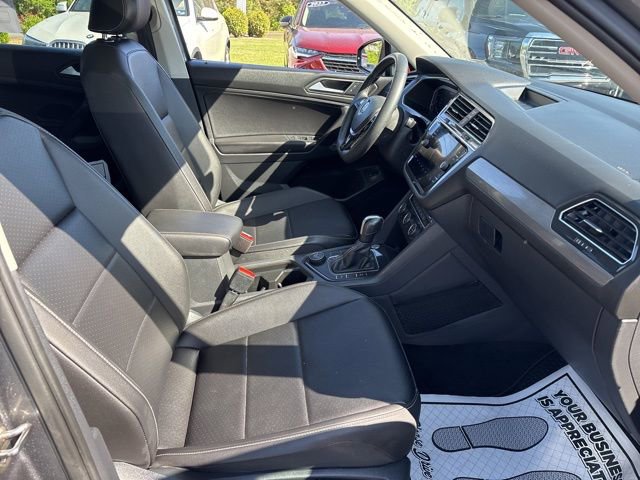 Used 2021 Volkswagen Tiguan SEL AWD/4WD image 18