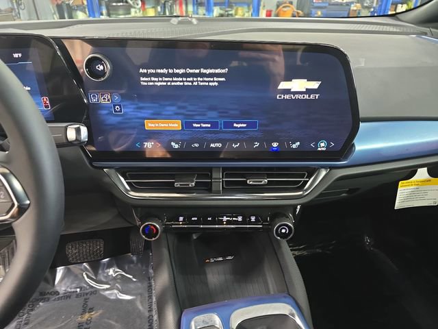 New 2026 Chevrolet Equinox EV LT image 21