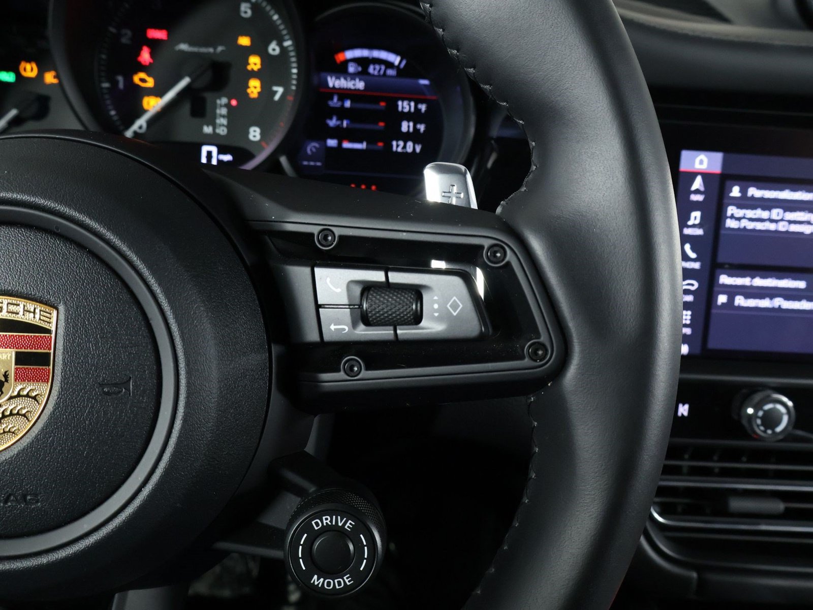 Certified 2026 Porsche Macan Turbo AWD/4WD image 15