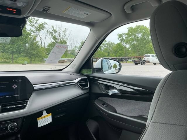 New 2026 Chevrolet TrailBlazer LT w/ Convenience Package FWD image 28