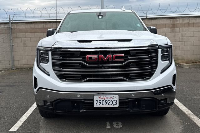 Used 2023 GMC Sierra 1500 SLT w/ SLT Premium Plus Package AWD/4WD image 3