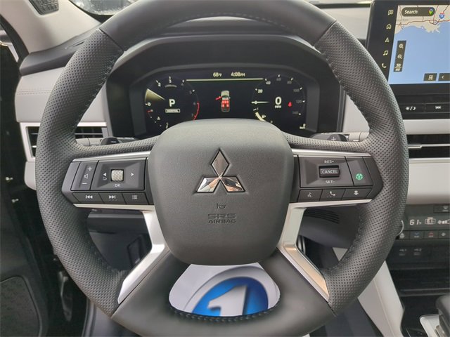 New 2025 Mitsubishi Outlander AWD image 35