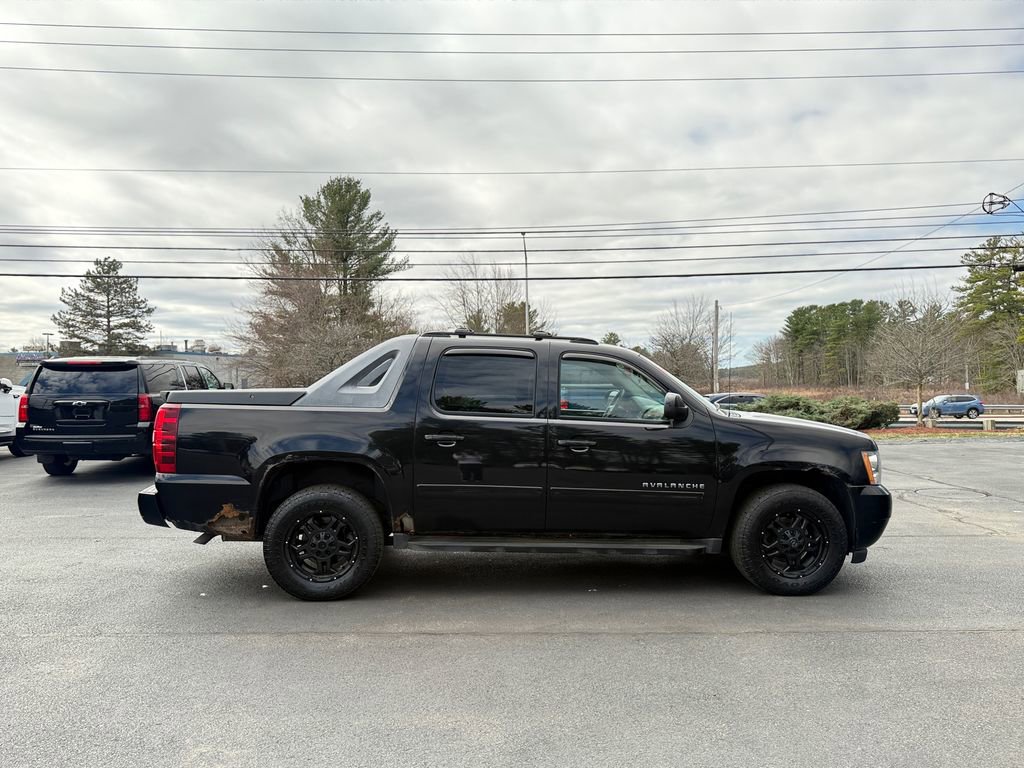 Used 2010 Chevrolet Avalanche LS w/ Interior Plus Package image 8