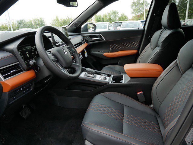 New 2025 Mitsubishi Outlander SEL image 4