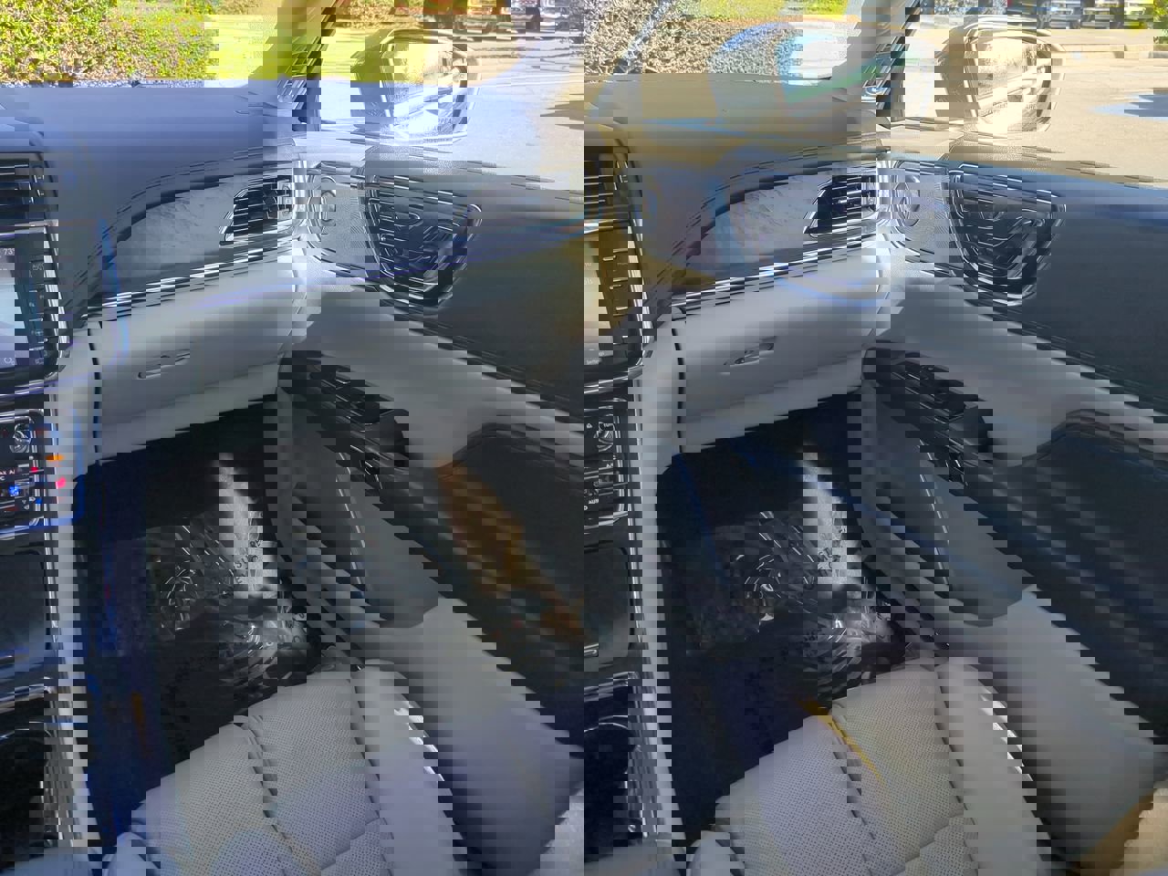 Used 2019 Lincoln Continental Reserve image 16