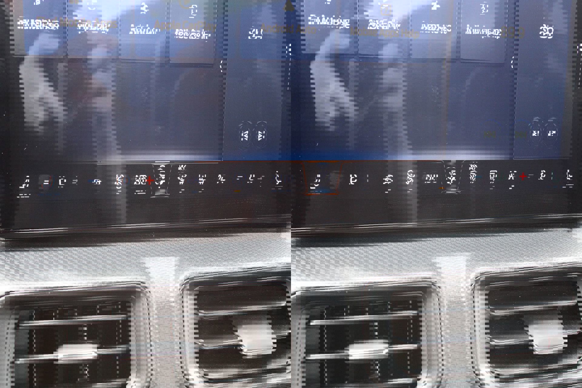 Used 2025 Ford Mustang Ecoboost image 31