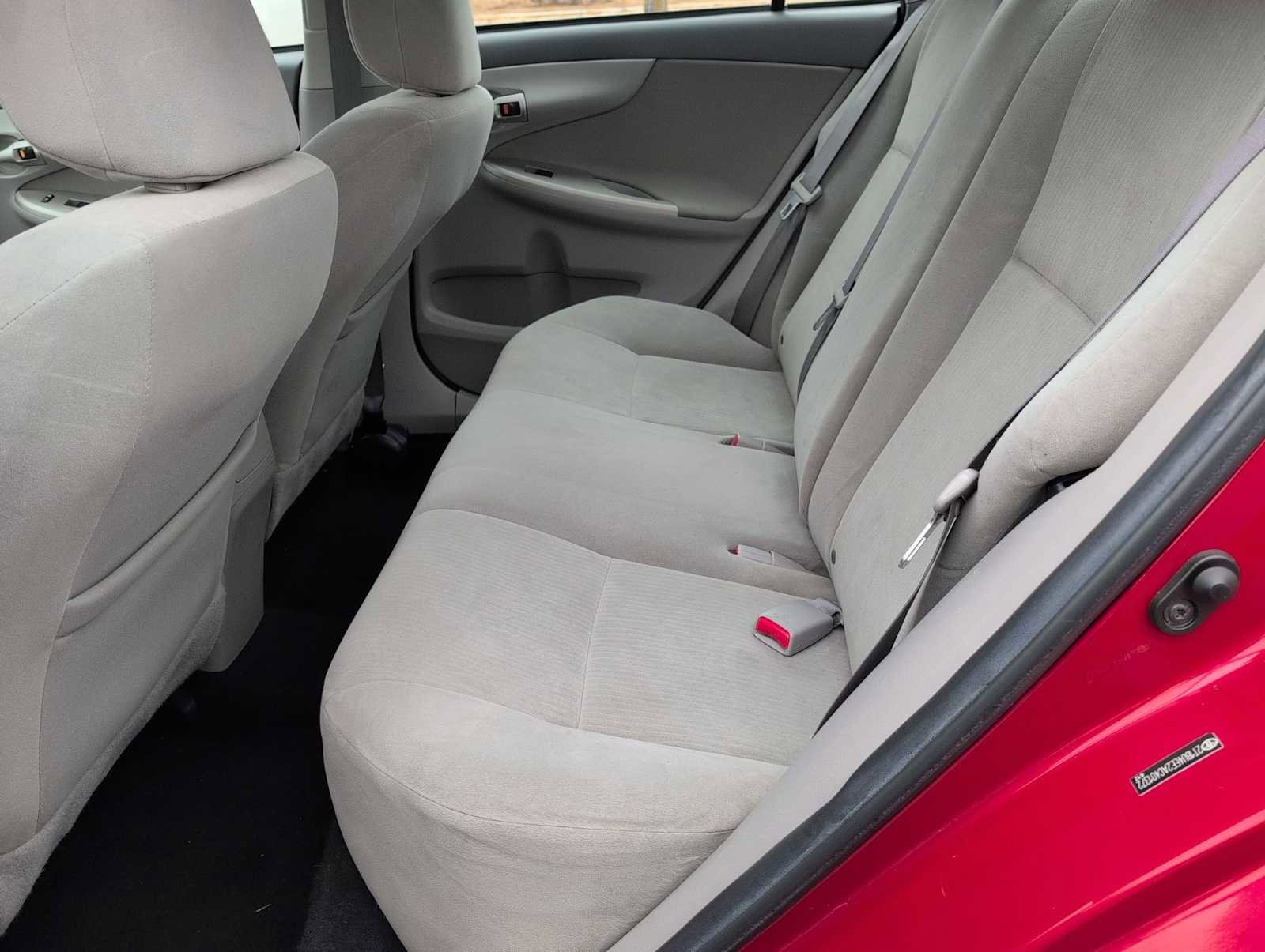 Used 2010 Toyota Corolla image 19