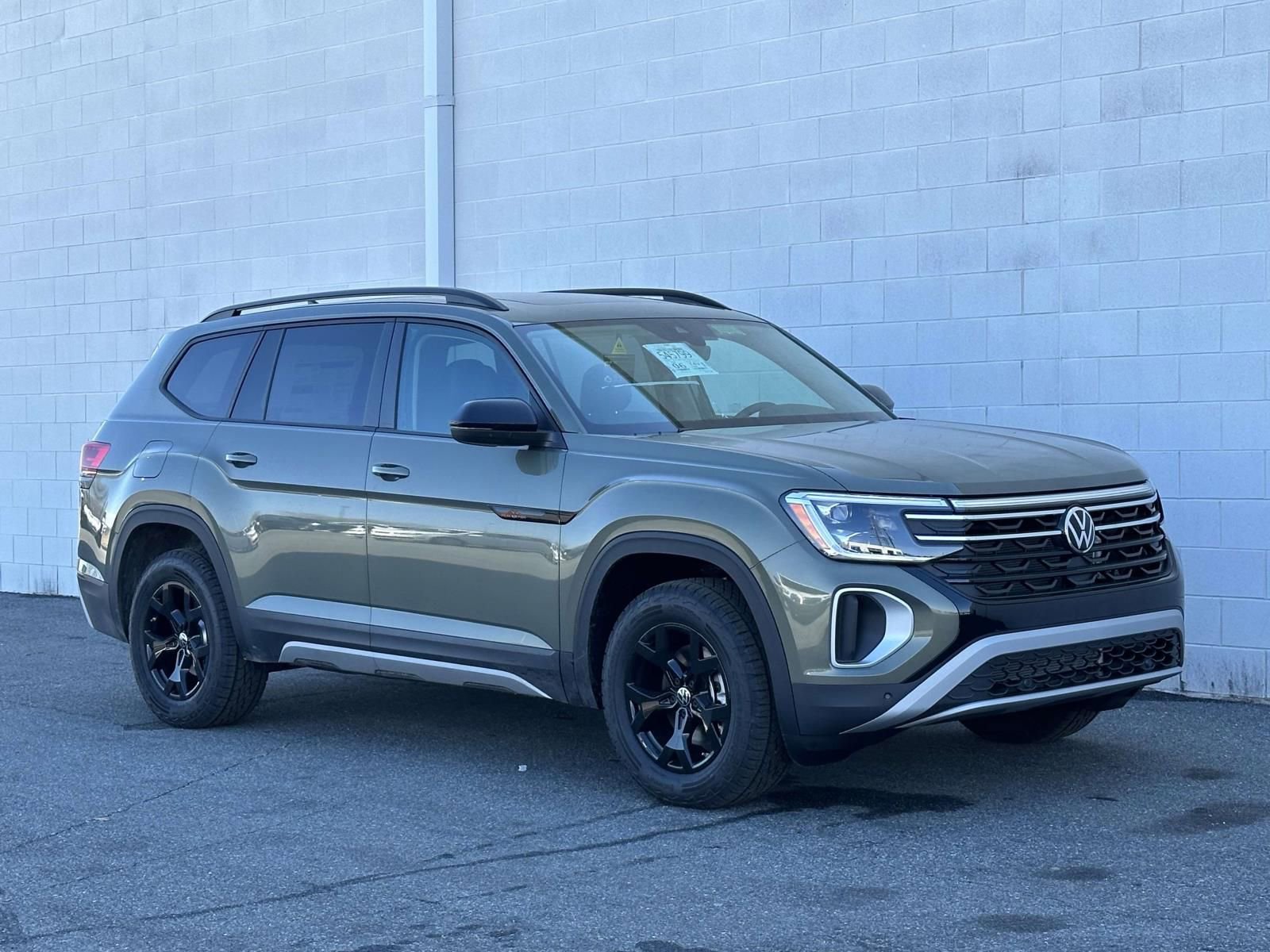 New 2026 Volkswagen Atlas Peak Edition image 8