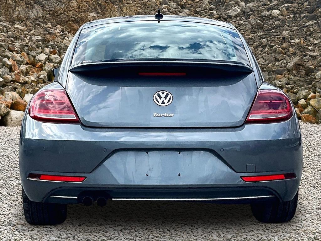 Used 2019 Volkswagen Beetle 2.0T SE FWD image 4