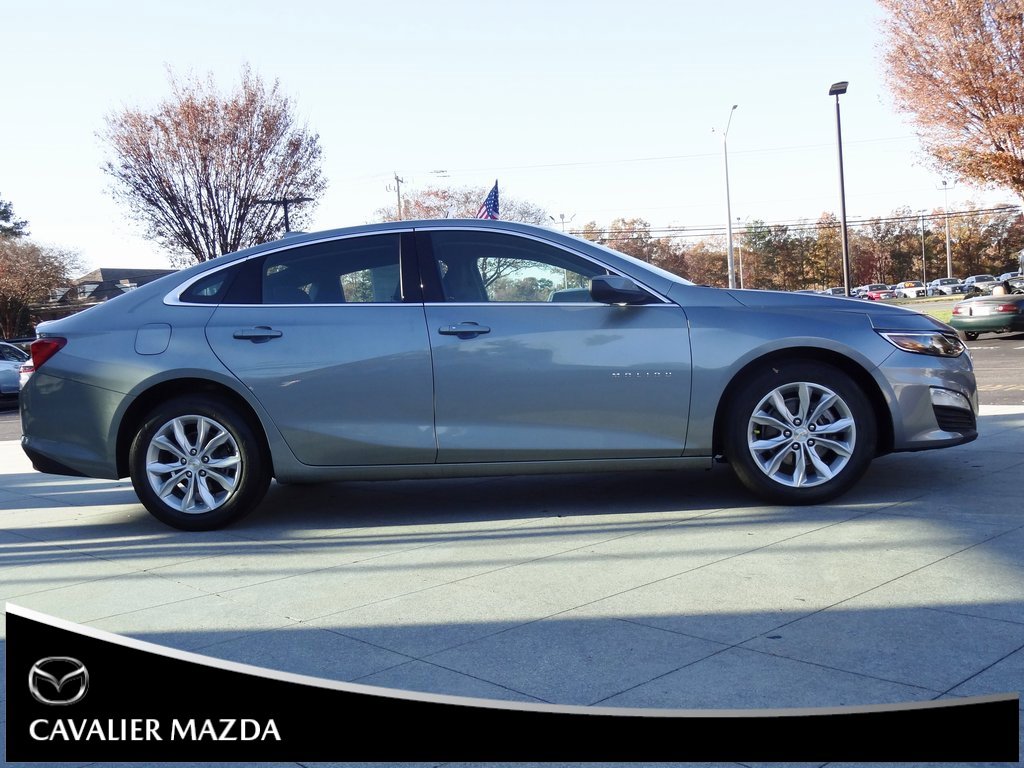 Used 2025 Chevrolet Malibu LT image 3