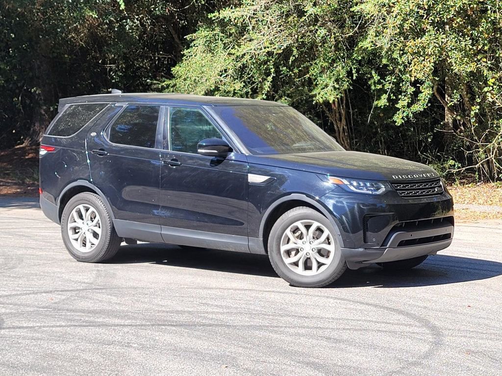 Used 2020 Land Rover Discovery SE image 1