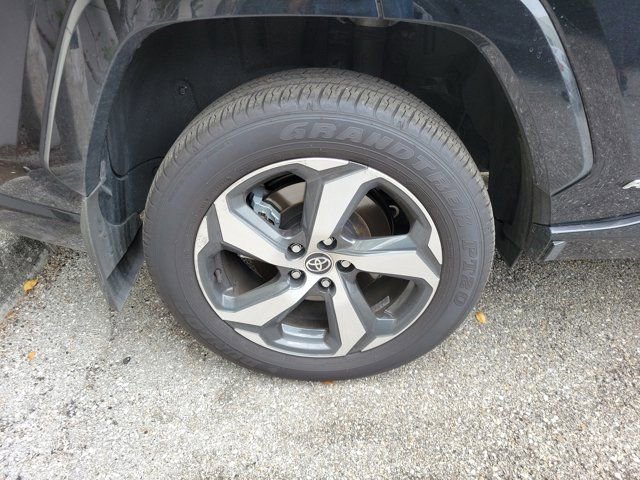 Certified 2025 Toyota RAV4 SE image 8