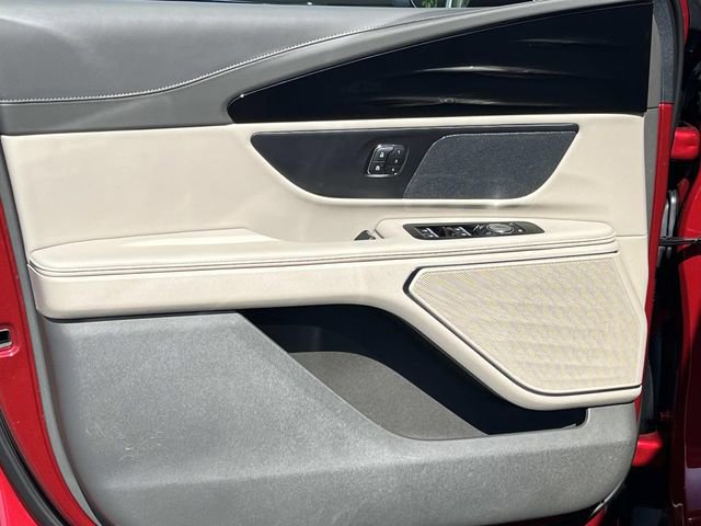 Used 2024 Lincoln Nautilus Reserve AWD/4WD image 24