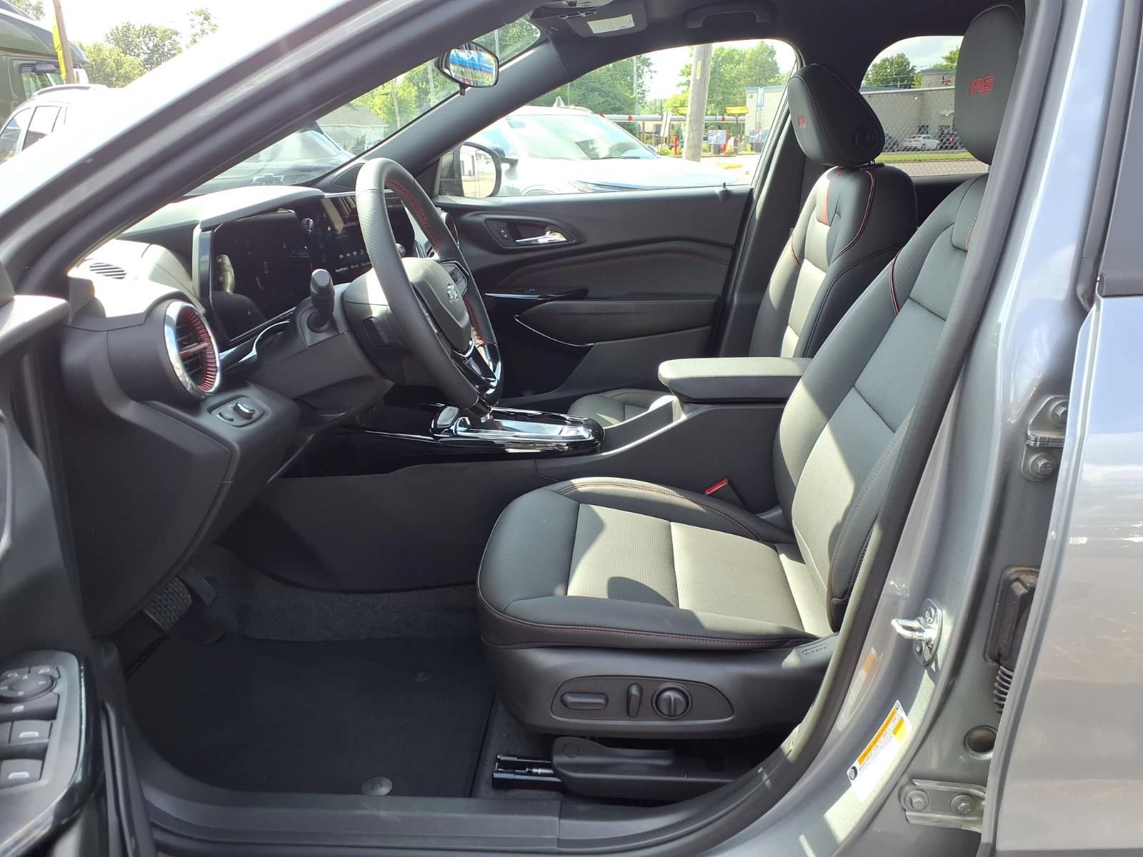 New 2026 Chevrolet Trax RS w/ Driver Confidence Package FWD image 14