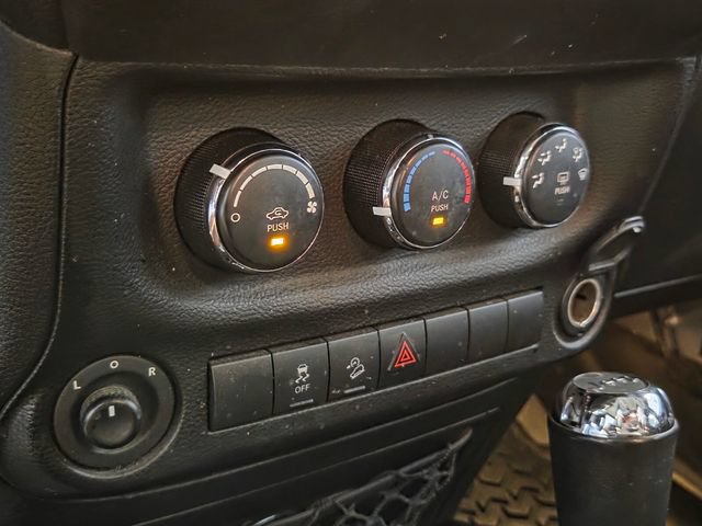 Used 2015 Jeep Wrangler Unlimited Sport w/ Quick Order Package 24S AWD/4WD image 20
