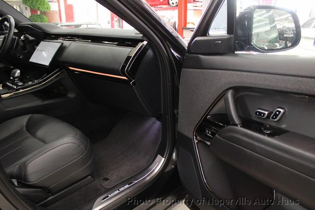 Used 2025 Land Rover Range Rover Sport SE AWD/4WD image 41