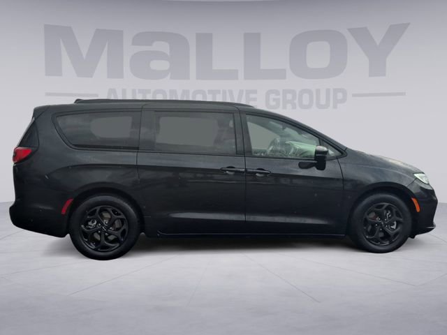 Used 2024 Chrysler Pacifica Premium FWD image 6