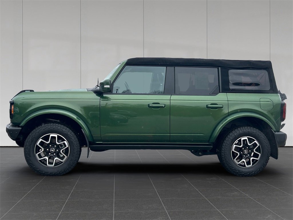 Used 2023 Ford Bronco Outer Banks image 2