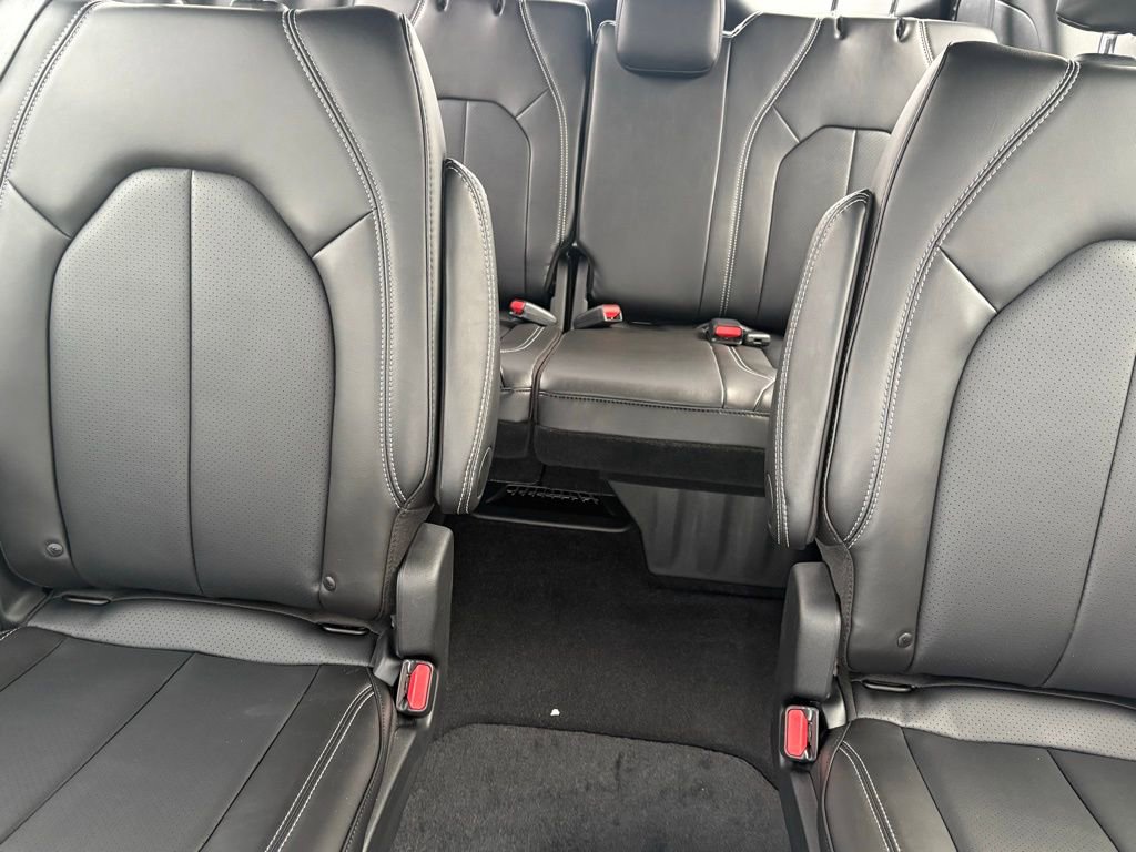 New 2026 Chrysler Voyager LX image 27