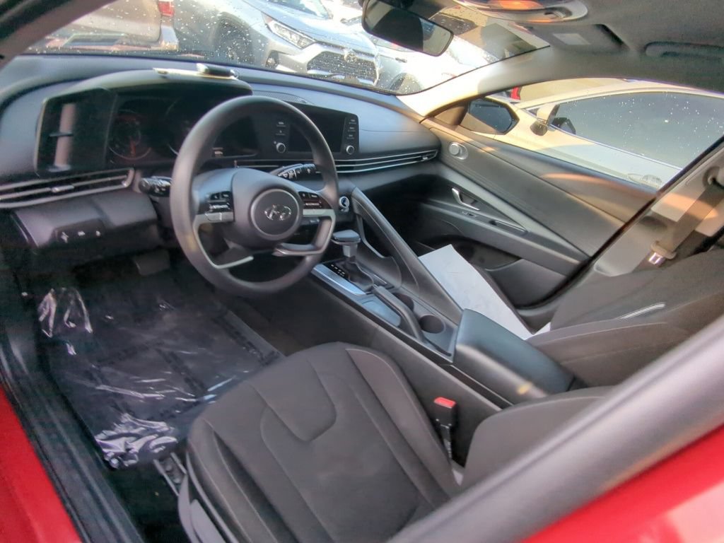 Used 2021 Hyundai Elantra SEL FWD image 7