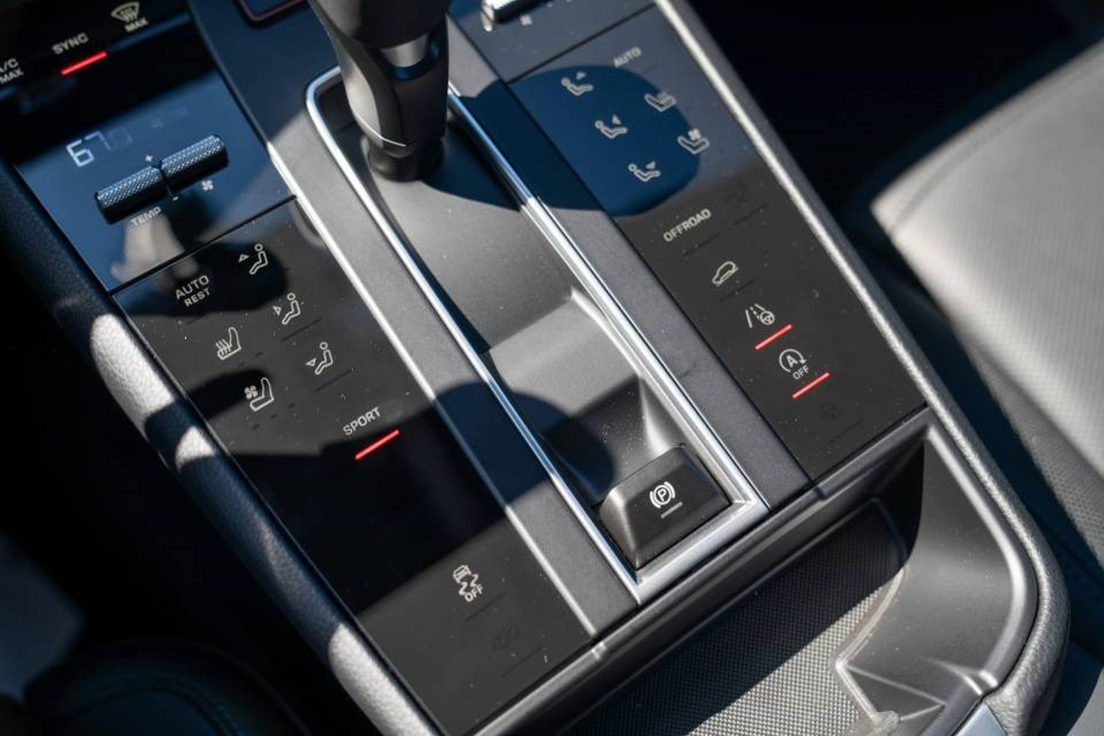 New 2026 Porsche Macan AWD/4WD image 19
