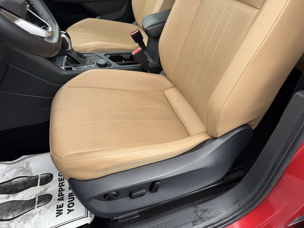Used 2022 Volkswagen Tiguan SE image 9