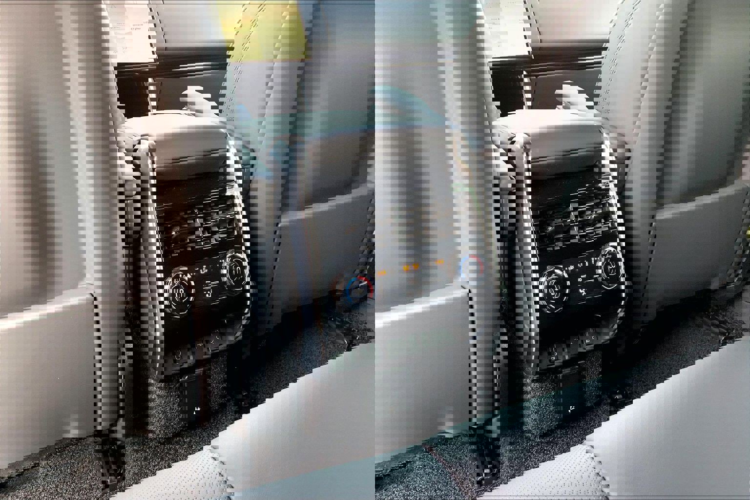 New 2026 Land Rover Range Rover SE image 20