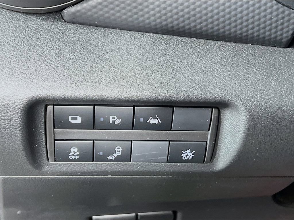 Used 2024 Nissan Kicks S image 9