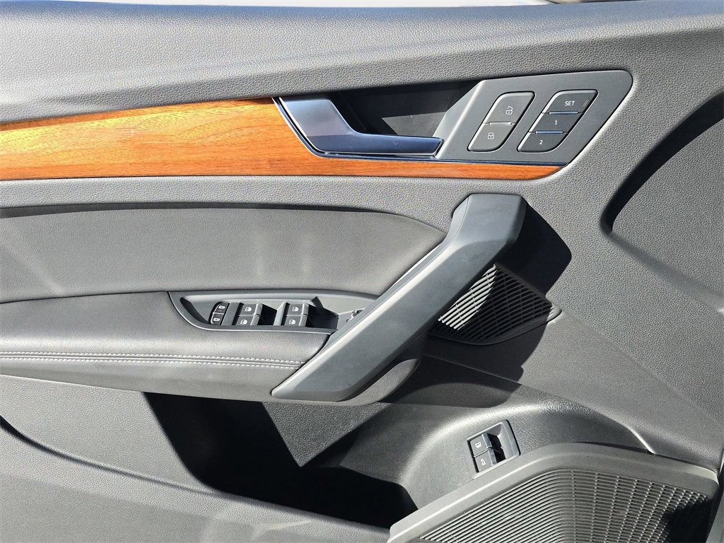 Certified 2023 Audi Q5 e Premium Plus w/ Premium Plus Package image 18