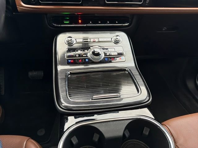 Used 2023 Lincoln Nautilus Reserve w/ Monochromatic Package image 21