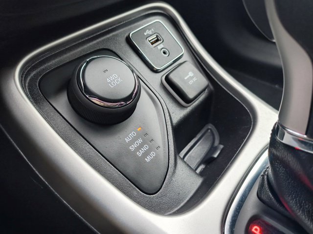 Used 2020 Jeep Compass Sport AWD/4WD image 27