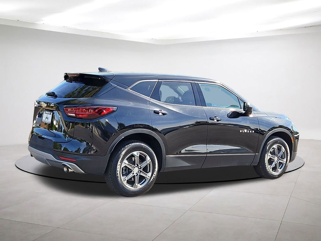 Used 2023 Chevrolet Blazer LT image 7