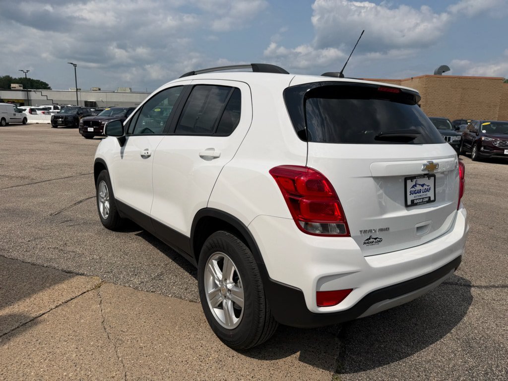 Used 2022 Chevrolet Trax LT w/ LT Convenience Package AWD/4WD image 6