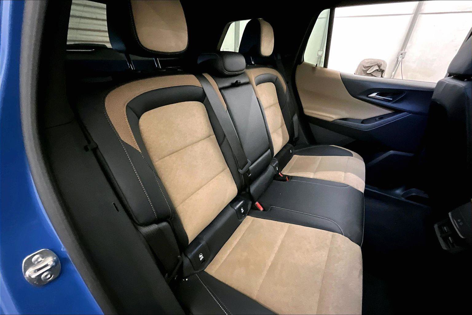 Used 2025 Chevrolet Equinox ACTIV w/ Safety and Technology Package image 26