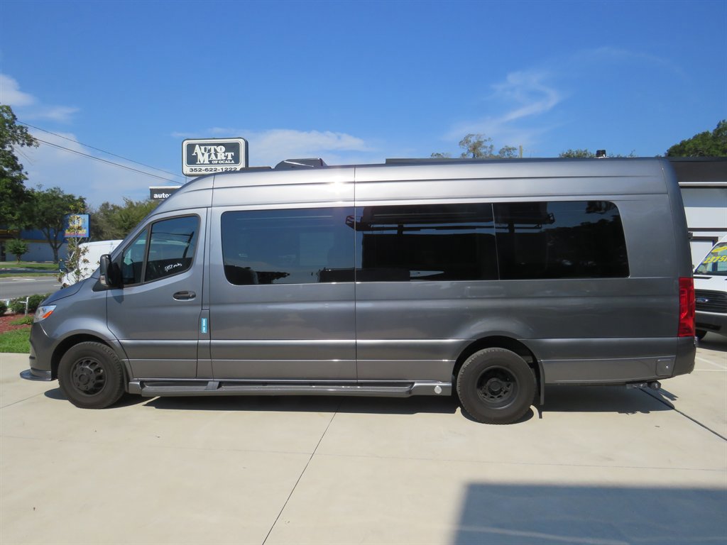 Used 2022 Mercedes-Benz Sprinter 4500 w/ Parking Package image 10