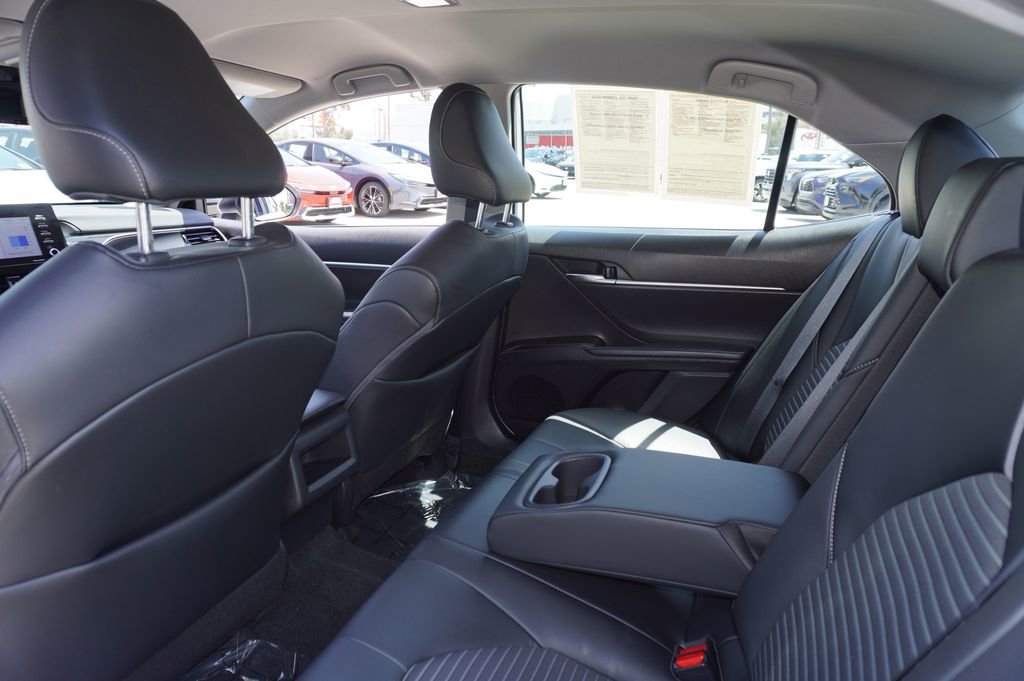 Used 2022 Toyota Camry SE w/ Convenience Package FWD image 8