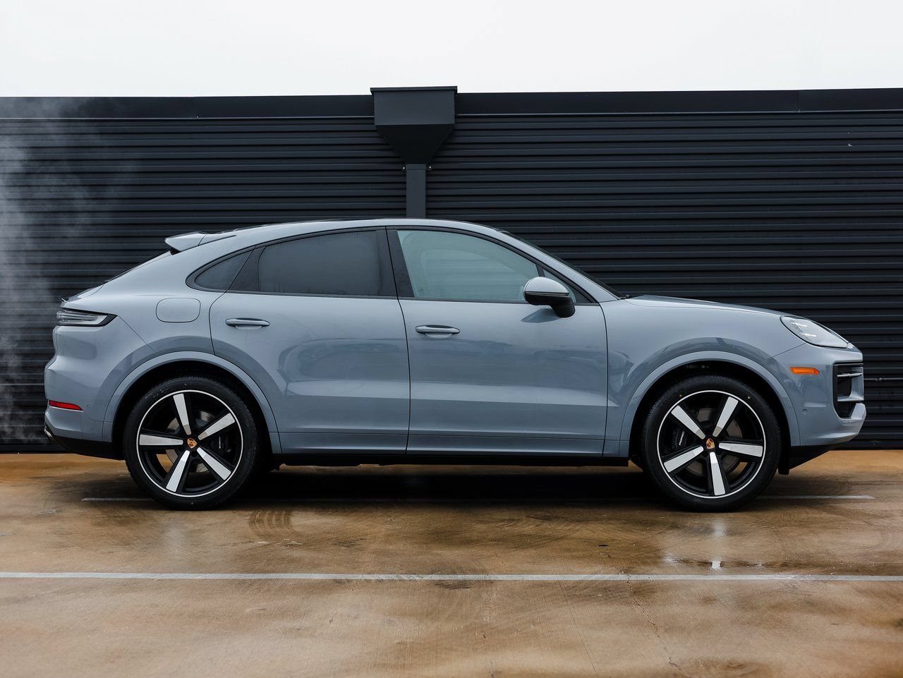 New 2026 Porsche Cayenne Coupe AWD/4WD image 8
