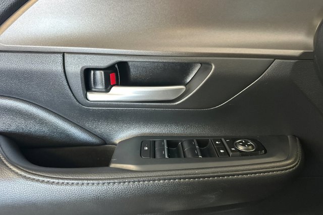 Used 2025 Toyota Grand Highlander AWD image 12