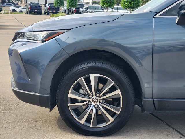 Certified 2022 Toyota Venza LE AWD/4WD image 8