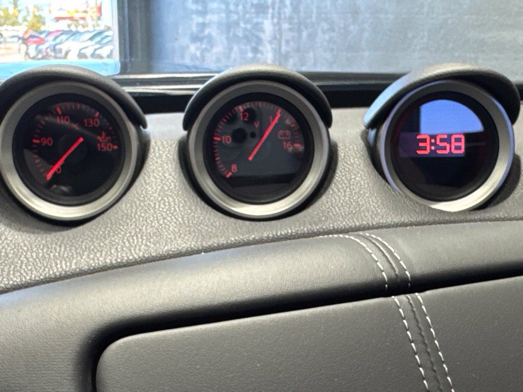 Used 2016 Nissan 370Z Coupe RWD image 15