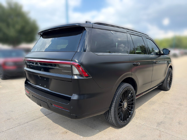 New 2026 Lincoln Navigator Reserve AWD/4WD image 6