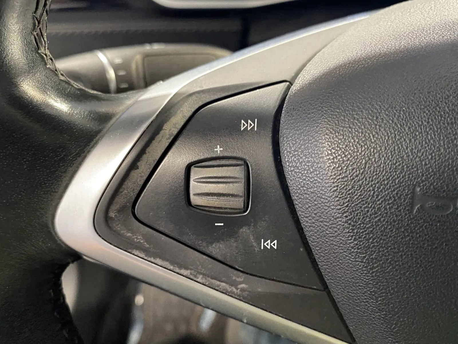 Used 2017 Tesla Model S 75 RWD image 16