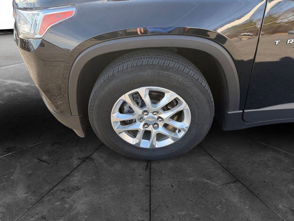 Used 2021 Chevrolet Traverse LS image 14
