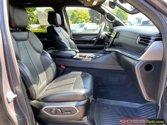 Used 2022 Jeep Wagoneer Series III AWD/4WD image 6