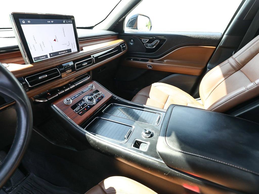 Used 2023 Lincoln Aviator Reserve w/ Equipment Group 201A AWD/4WD image 19