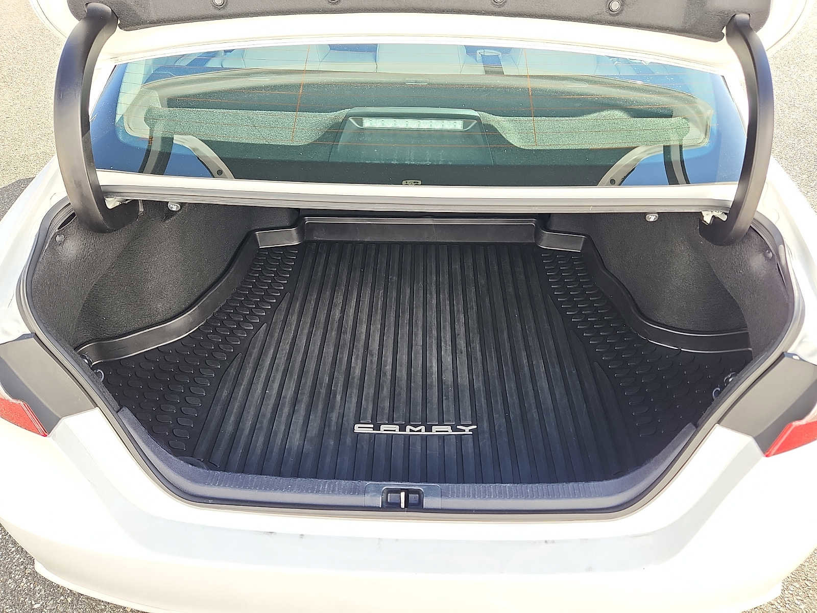 Used 2021 Toyota Camry SE image 26