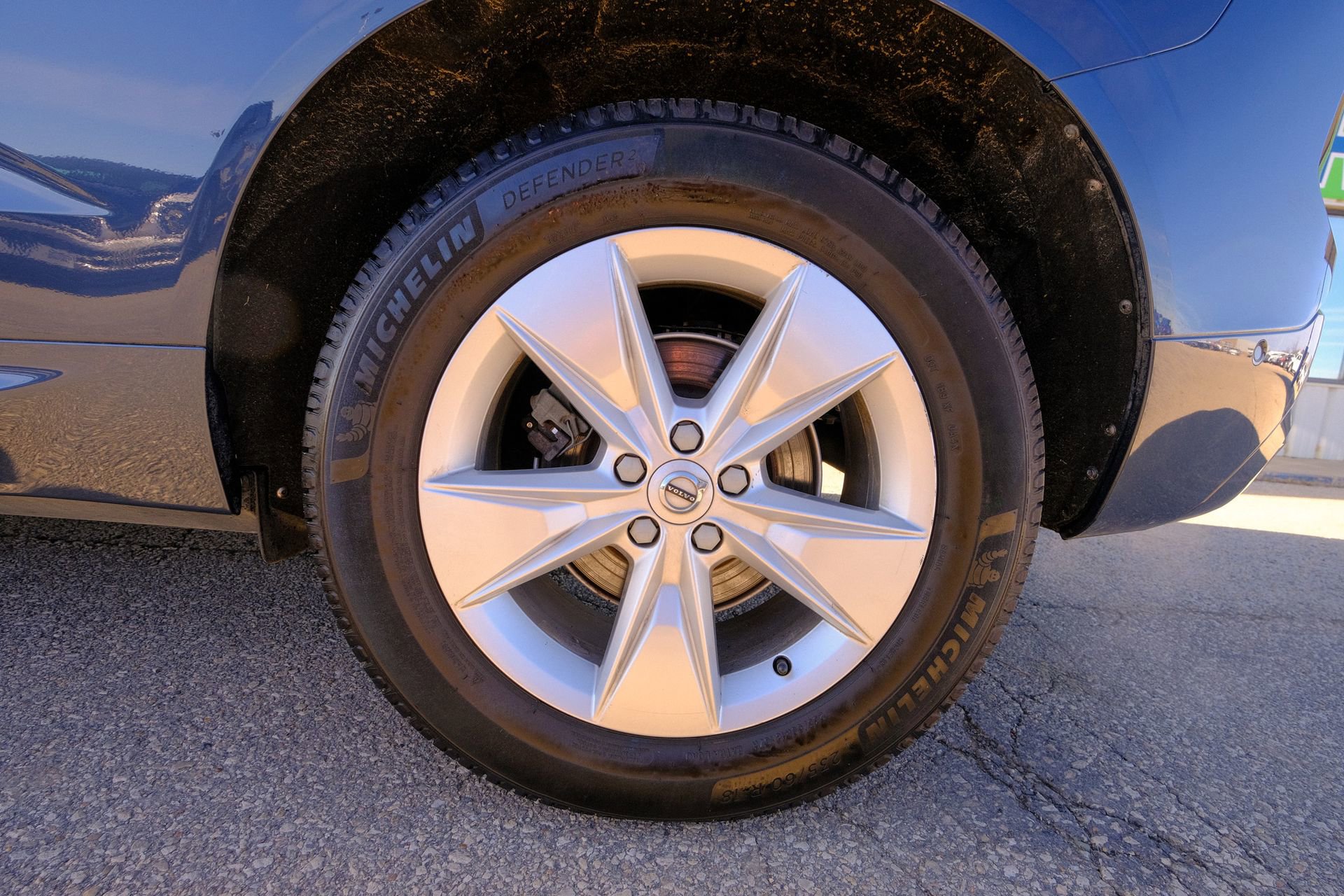 Used 2022 Volvo XC60 B5 Momentum image 41