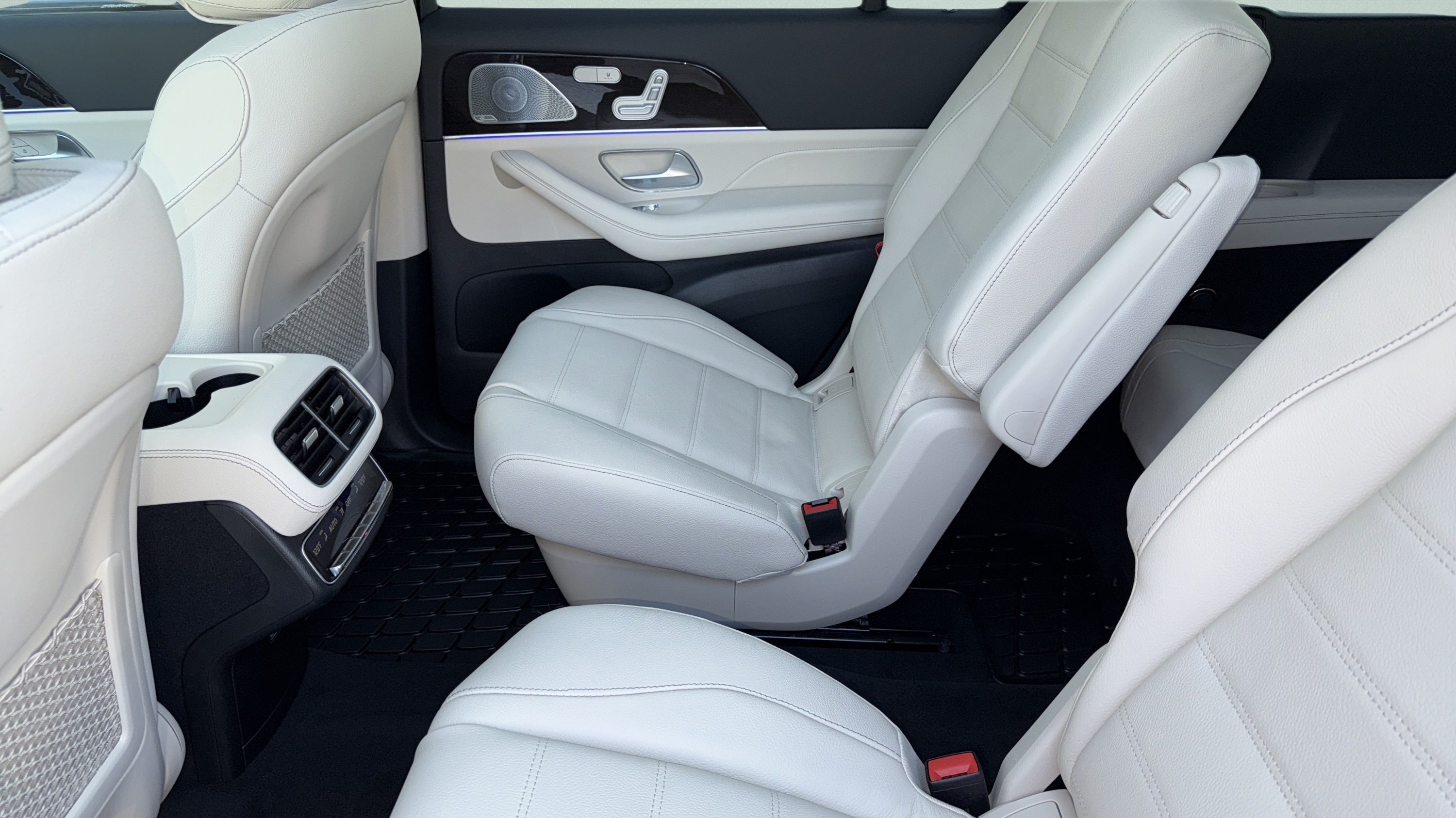 Certified 2026 Mercedes-Benz GLS 450 4MATIC image 53